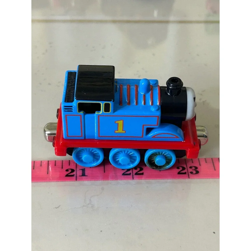 Thomas & Friends Take-n-Play Thomas Die-Cast Metal Magnetic Train Engine No 1